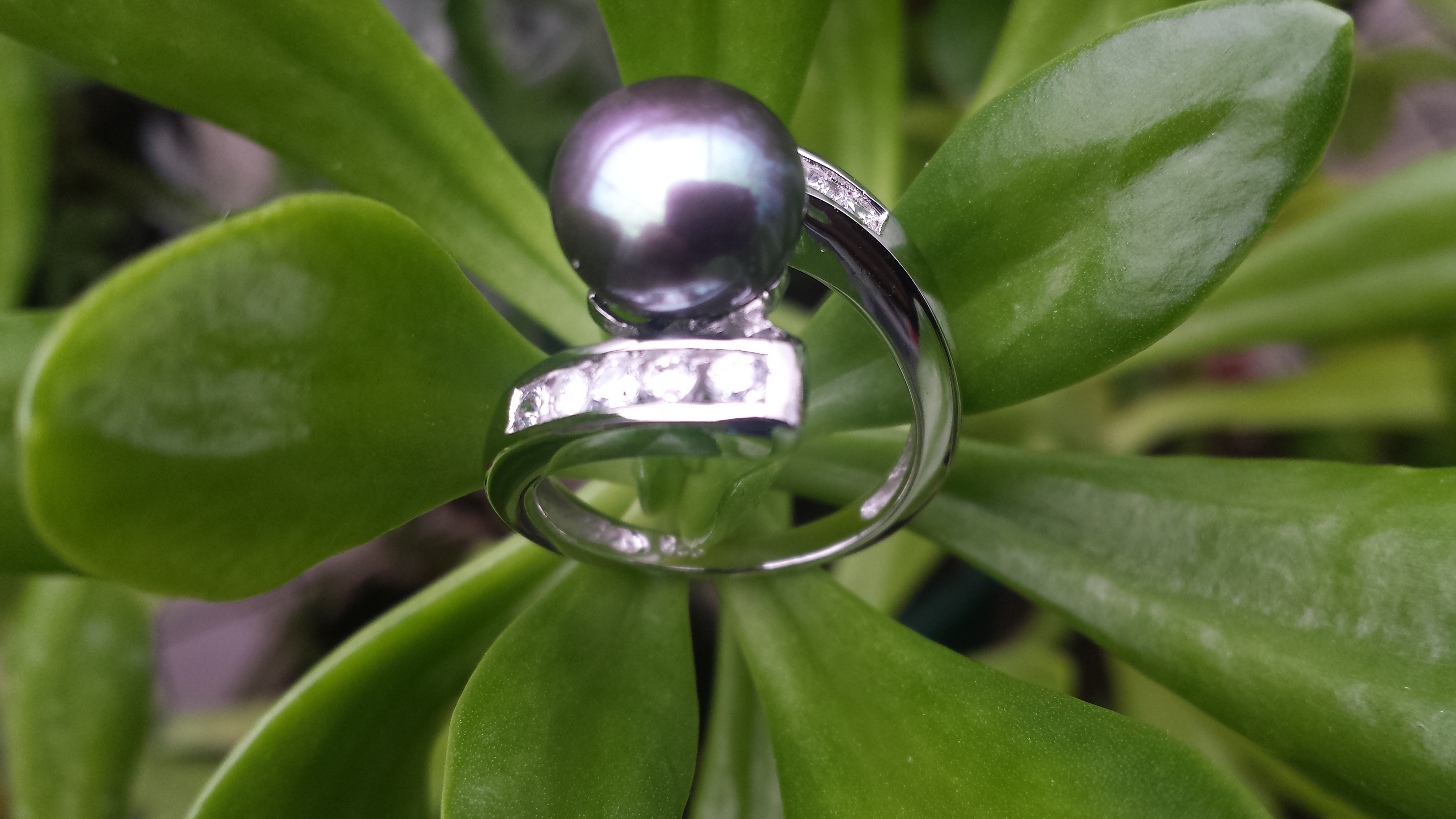 BLACK/GREEN 7-8 MM FRESHWATER  CULTURED PEARL RING WITH CZ